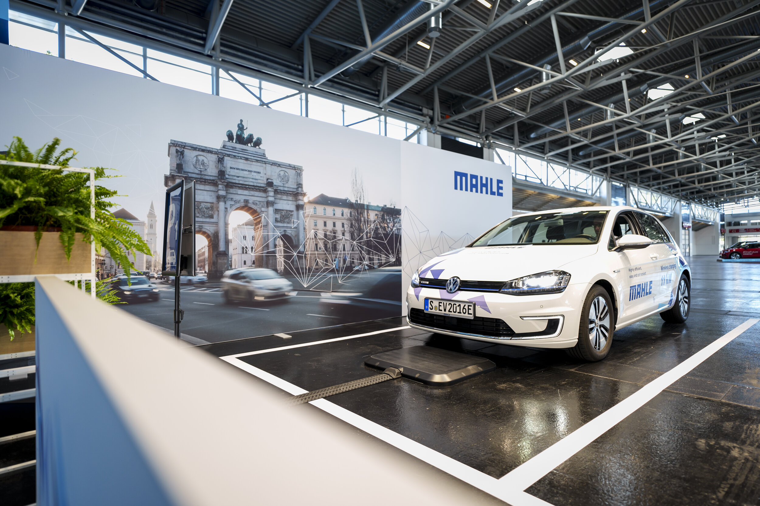 MAHLE macht's möglich: Laden ohne Kabel - MAHLE MPULSE Mobility Magazine